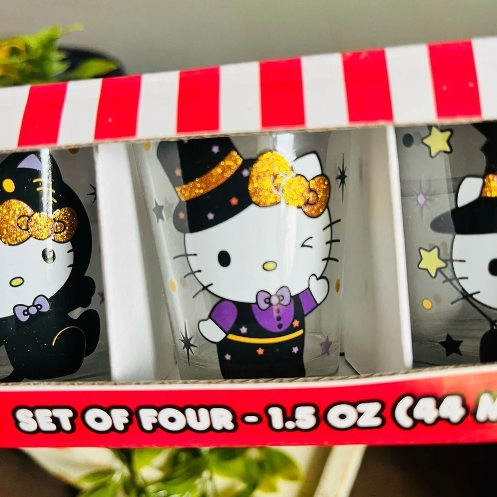 Hello Kitty celebrate spooky
